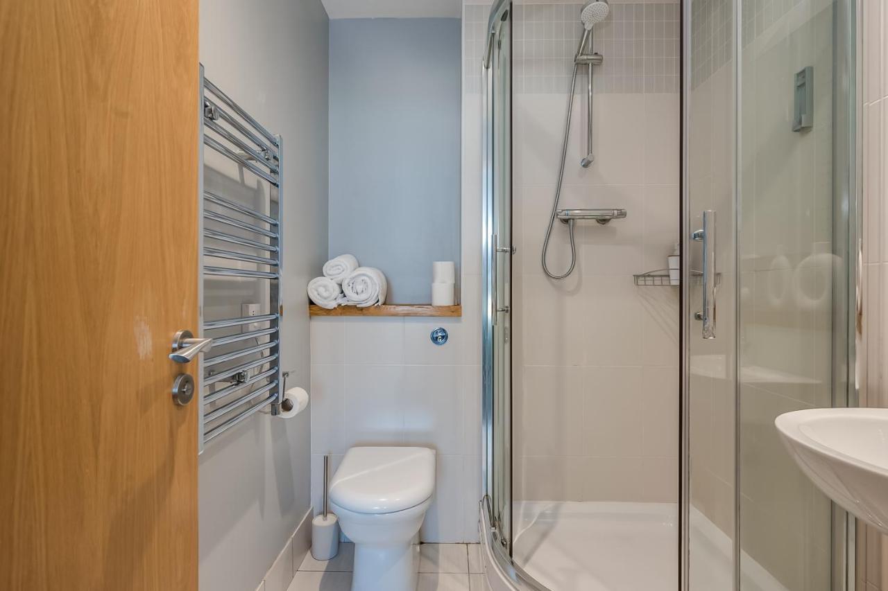 Entire With Sea View In Prime Location * Belfast