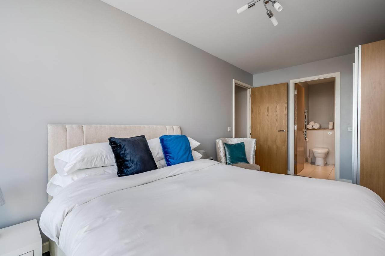 Entire With Sea View In Prime Location * Belfast