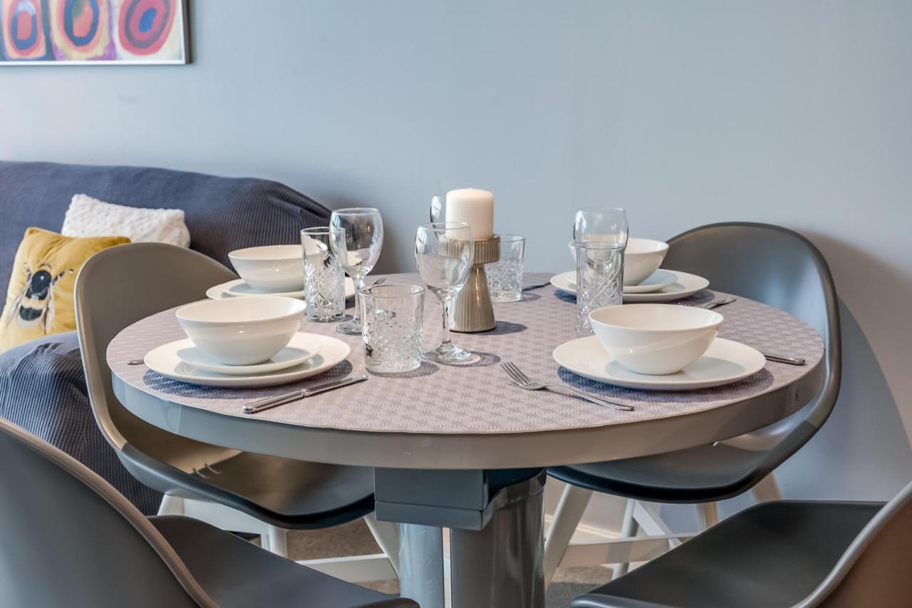 Appartement Entire With Sea View In Prime Location *