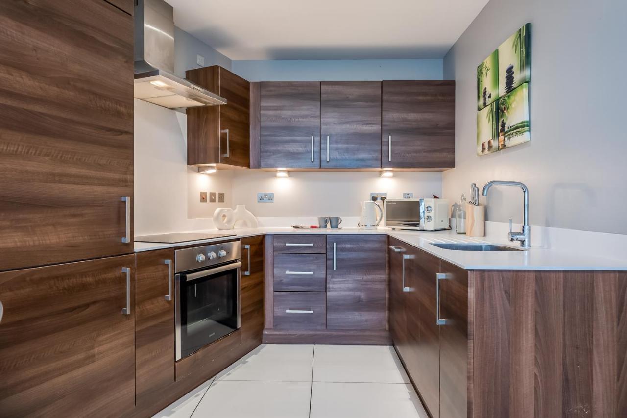 Entire With Sea View In Prime Location Appartement *