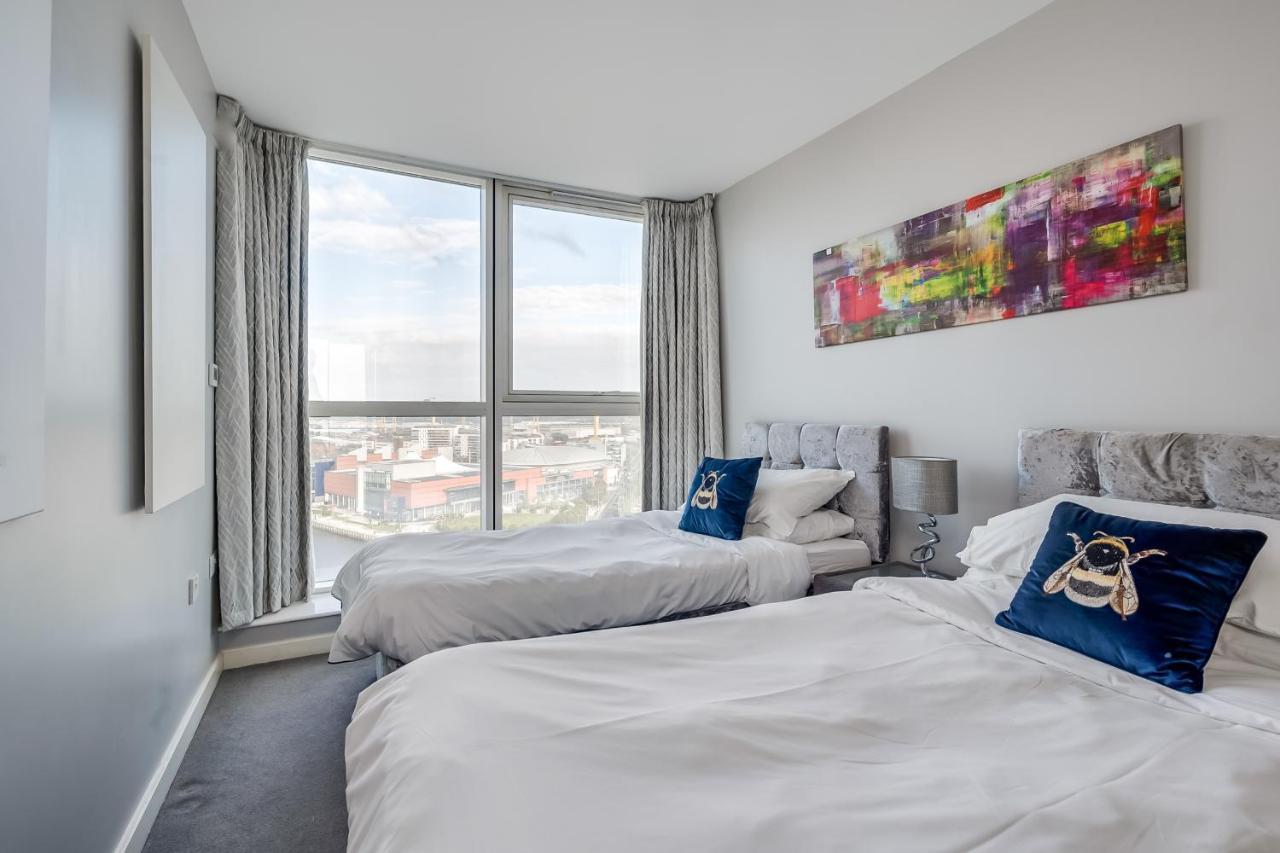 Entire With Sea View In Prime Location *