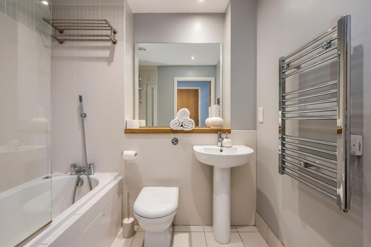Entire With Sea View In Prime Location Appartement *