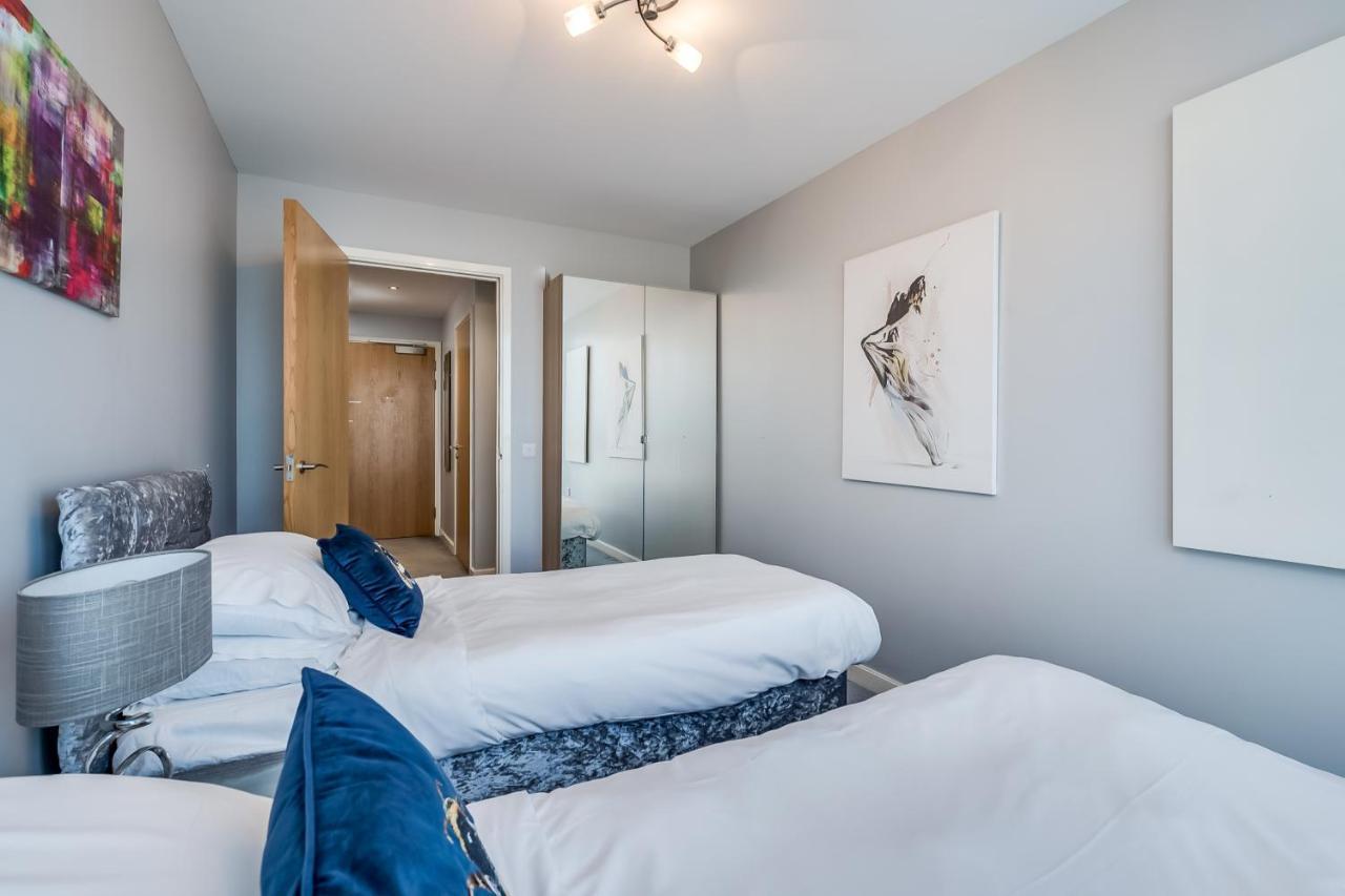 Entire With Sea View In Prime Location * Belfast