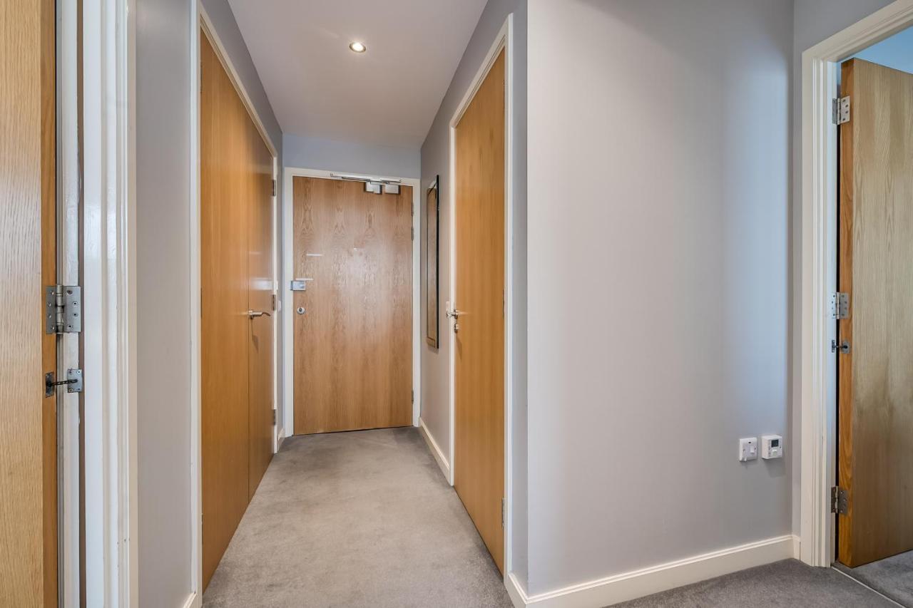 Entire With Sea View In Prime Location * Belfast